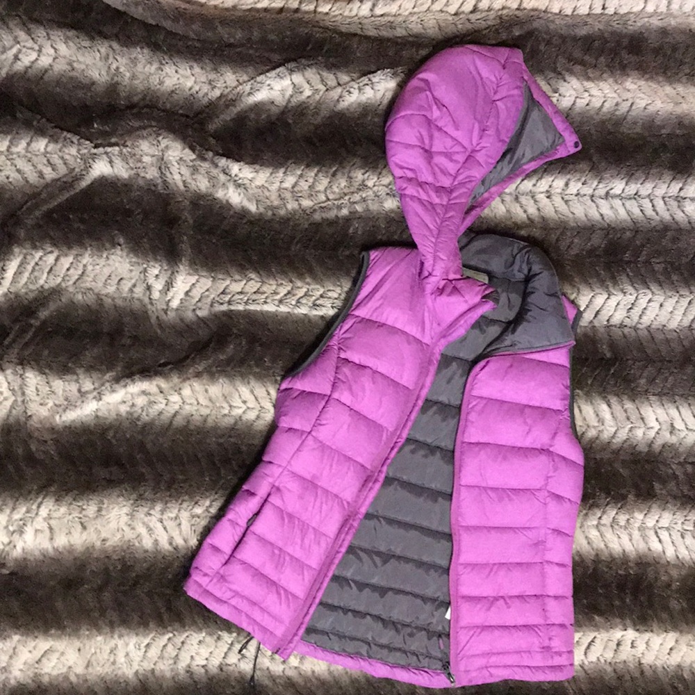 Never worn Puffy Vest